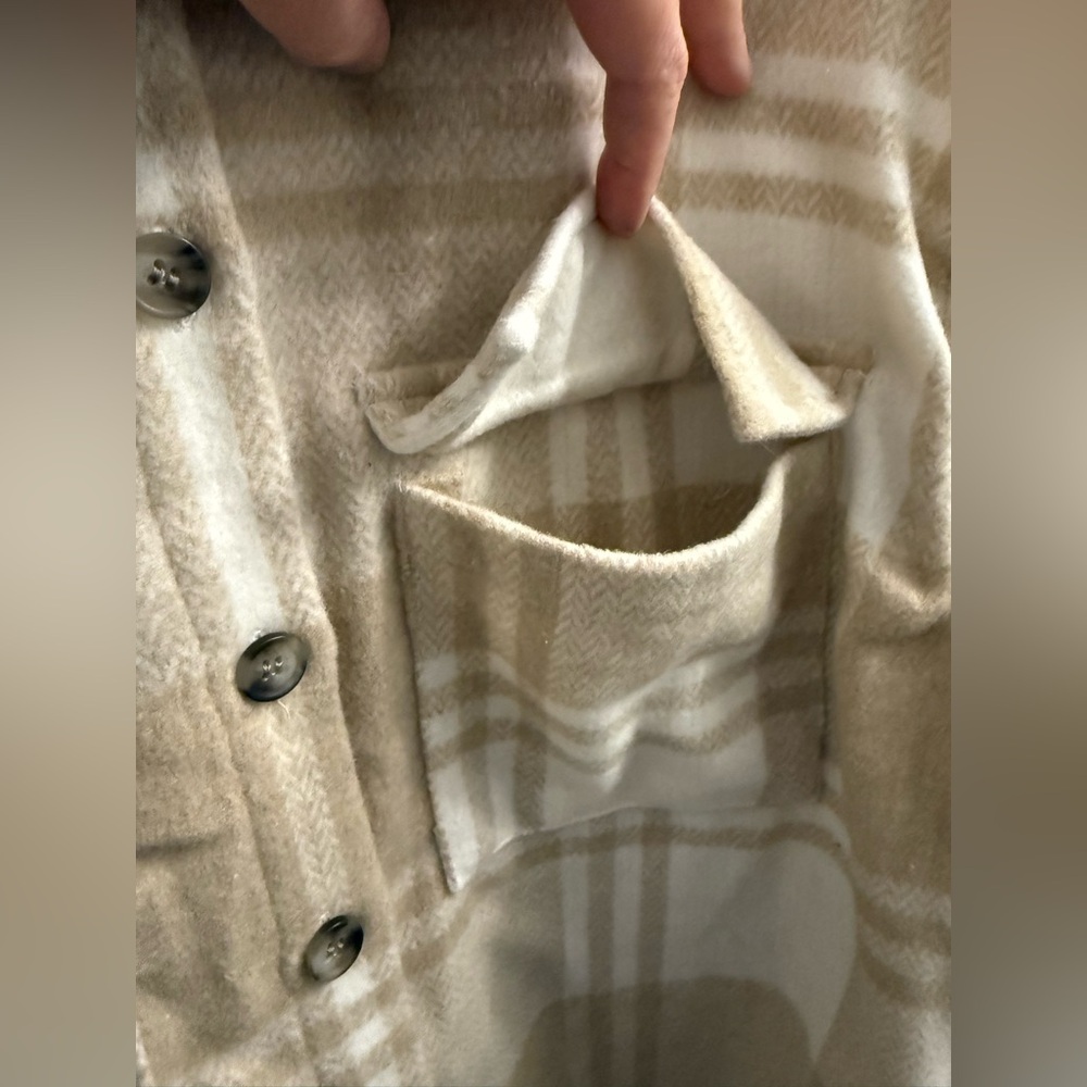 🆕 Ardene | Tan and White Plaid Checkered Flannel Shacket Jacket Chest Pockets - Picture 5 of 9